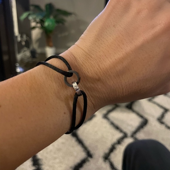Cartier White Gold & Black Ceramic 4 Diamond
Love Cord Bracelet - Picture 3 of 15